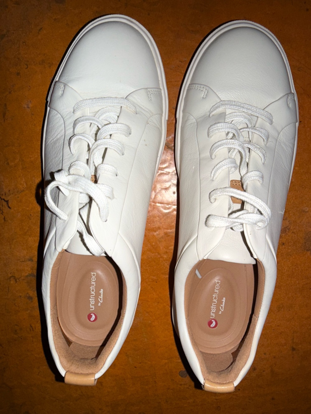 Clarks Unstructured Women's White Leather Lace-Up Sneakers